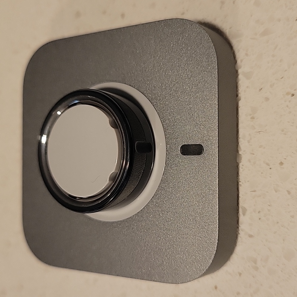 Magnetic Smart Ring Charger - Silver and Black